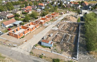 BOSEN| Novostavba RD s garážou, možnosť zväčšiť pozemok