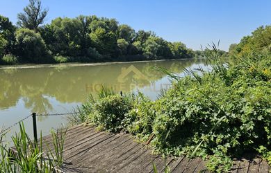 Slnečný pozemok pri vode Malý Dunaj, Nová Dedinka, Senec