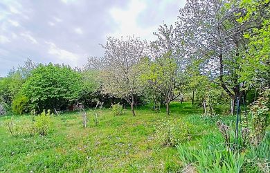 Rovinatá záhrada o veľkosti 395 m² v Košiciach, kat. územie Košická Nová Ves (záhradkárska lokalita Géder)