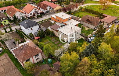 Priestranný dvojpodlažný rodinný dom v tichej lokalite – Tornaľa – ul. Pri Majeri