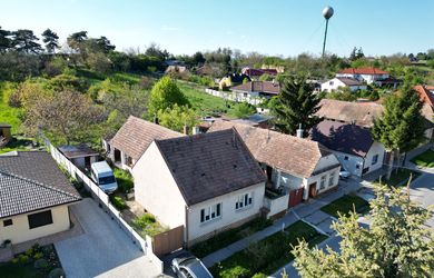 Dom s pozemkom 1525 m² v Horných Lovčiciach – len 91 €/m²!