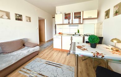 REZERVOVANÉ 1,5 izbový BYT - PO REKONŠTRUKCII * INVESTIČNÝ POTENCIÁL* -kompletne zariadený *výťah*