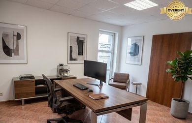 Na prenájom kancelária- priestor o výmere 36 m2, Trnava Sladovnícka