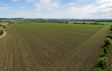 Na predaj veľký investičný pozemok o výmere 22 900 m2 - Senec