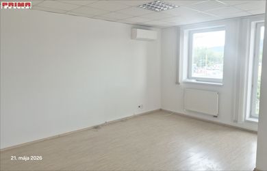 ID 3200	  Prenájom: kancelária  30 m2, Vlčince