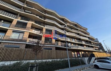 Parkovacie miesto, Fialová ul. -  Slnečnice