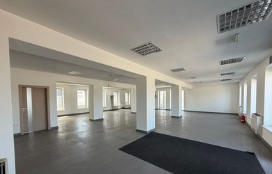 Obchodné priestory 144m2  Levická ul. Vráble