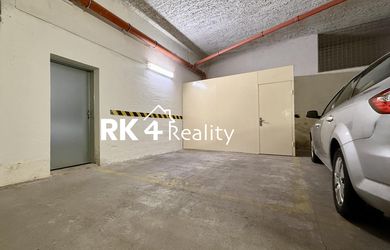 RK4 - PREDAJ - garážové státie so skladom