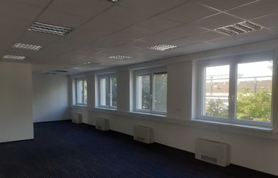 Klimatizované kancel. priestory 315 m2 neďaleko letiska, IKEA