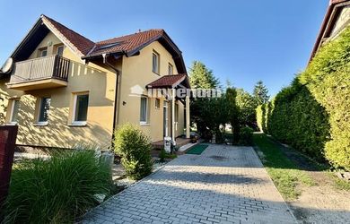 Komfortné bývanie v dvojgeneračnom 4 izbovom dome -Horná Potôň.