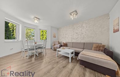 PLUS REALITY | REZERVOVANÉ | Zariadený trojizbový byt s parkovacím státím meste Dunajská Streda na predaj !