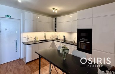 TOP INVESTIČNÁ PRÍLEŽITOSŤ - 1-IZBOVÝ APARTMÁN V PETRŽALKE: 42 m²