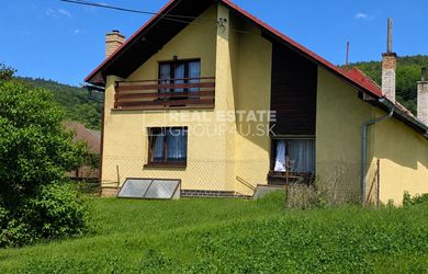 RODINNÝ DOM V SRDCI OBCE S POTENCIÁLOM - 170 000.-€