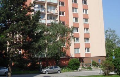 Hľadáme 3 - iz. byt v Dúbravke v BA-IV.
