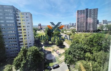 NA PREDAJ PRIESTRANNÝ 3-IZB.BYT+LOGGIA PREDNÁ ČASŤ PETRŽALKY