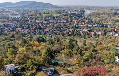 DEVÍN, záhrada 830 m2 s neopakovateľným VÝHĽADOM na HRAD DEVÍN a DUNAJ