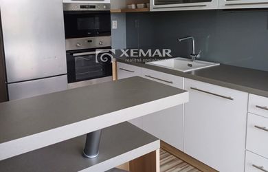 Prenájom troj izbový byt Banská Bystrica