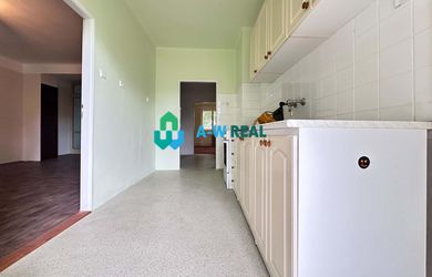 Prerobte si bývanie podľa vlastných predstáv! Veľký 3i byt (80 m²) s loggiou na sídlisku Západ