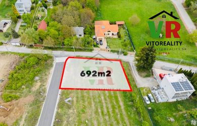 PREDAJ STAVEBNÉHO POZEMKU V NOVOVYBUDOVANEJ LOKALITE NA ZOBORI