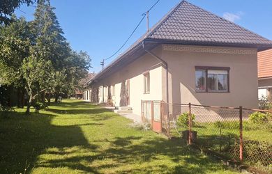 Vidiecky dom s krásnou záhradou 2705 m2 a obrovským humnom v obci Rakša