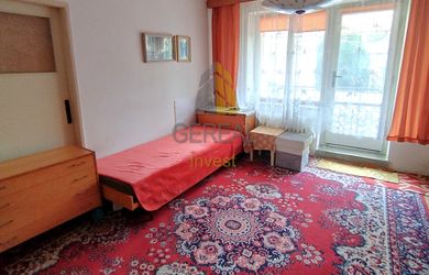 Priestranný 2-izbový byt s balkónom, centrum