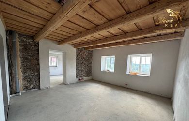 EXKLUZÍVNE - Jedinečná nehnuteľnosť s výhľadom na okolitú prírodu