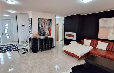 PREDAJ - výhodná kúpa- charizmatický 6-izbový RD- Štvrtok na Ostrove