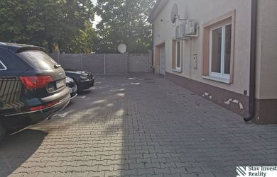 Kancelárie no4  v tichej lokalite  vlastný parking Senec