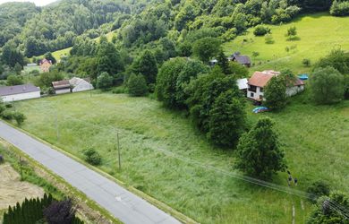 Stavebný pozemok v obci Ostrý Grúň o výmere 660 m2