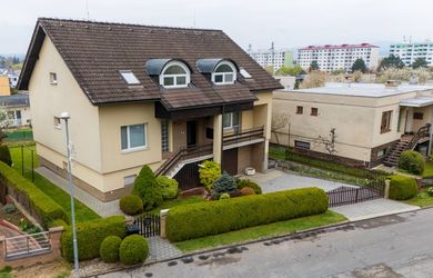 na predaj rodinný dom Nová Dubnica - Okružná