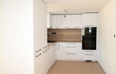 KOMPLETNE ZREKONŠTRUOVANÝ DOM V NOVOM MESTE NAD VÁHOM