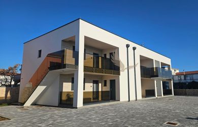 Chorvátsko - Novostavba apartmánu len 180m od mora a vyhľadávanej pláže Prezida