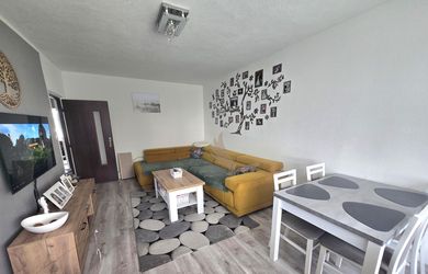 REZERVOVANÉ !!! Ponúkame na predaj priestranný 3-izbový byt v centre mesta – Malinovského ulica