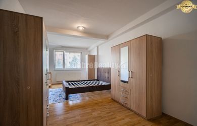 Veľkometrážny, 2 izbový byt s balkónom, 70 m2, Brezno - Mazorníkovo