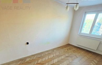 3 izbový byt Bánovce nad Bebravou/CENTRUM/62 m2 LOGGIA/PIVNICA