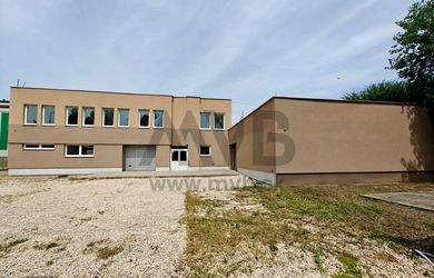 ADMINISTRATÍVNO-SKLADOVÉ CENTRUM 456 m² V HURBANOVE