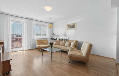 Prenájom - Priestranný  2-izbový byt (70 m²)  2x klimatizácia, balkón ,pivnica a  parkovanie. – Ružinov, Sv. Vincenta