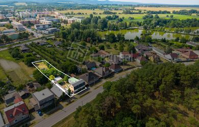 DIRECTREAL|Pozemok 1 313 m² v zastavanom území - dom, dvojgaráž a podkrovie na dostavbu
