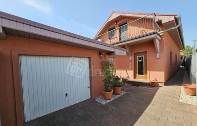 DIRECTREAL|Útulný, veľmi pekný 4 izbový dom s garážou na predaj...