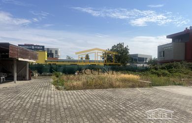 STAVEBNÝ POZEMOK  2597M2 - ZMIEŠANÁ ZÓNA - LAMAČSKÁ CESTA