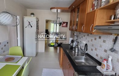 HALO reality - Predaj, trojizbový byt Žiar nad Hronom, centrum mesta tehlový s balkónom