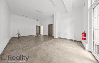 PLUS REALITY | Moderné priestory pre podnikanie a služby v dome Sv. Alžbety v obci Iža na predaj !