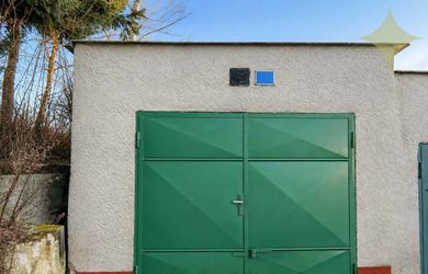 Exkluzívne-Na PREDAJ Garáž 27 m2, Handlová, ul. Mierové námestie